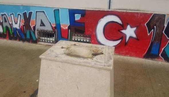 Derince'de Atatürk büstüne saldırı