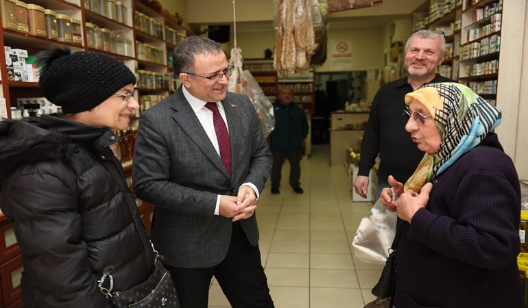 Derince’de Başkan Gökçe sürekli halkın içinde