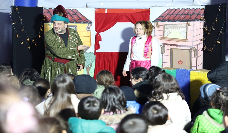 Derince’de çocukları eğlendirmeye devam!