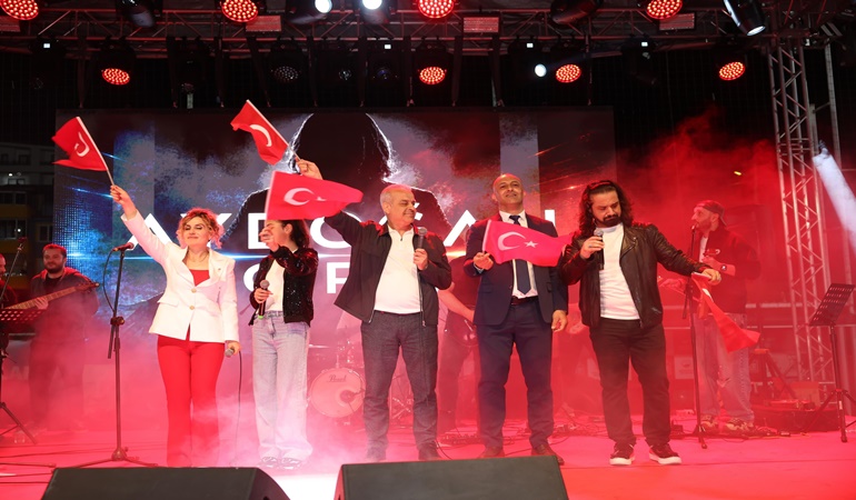 Derince’de coşku zirveye çıktı