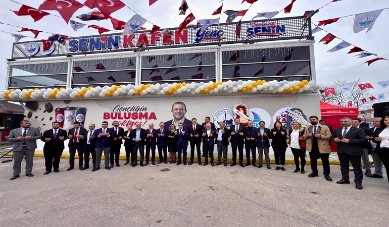 Derince’de Davet Evi ve Senin Kafen Genç hizmette