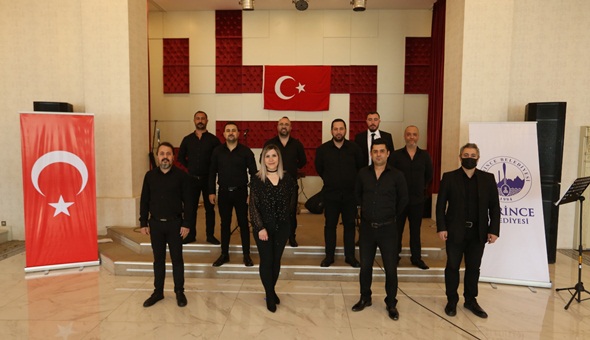 Derince’de de 23 Nisan coşkusu evlerde yaşandı