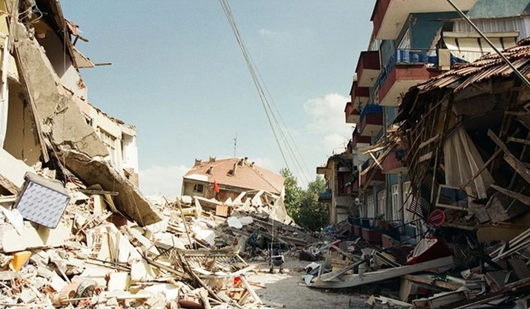 Derince’de de deprem şehitleri anılacak