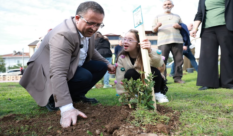 Derince’de fidanlar toprakla buluştu