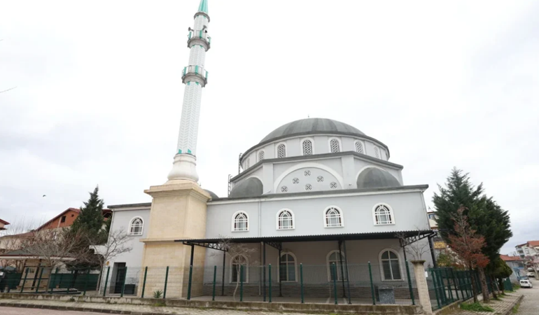 Derince’de ibadethanelere sundurma