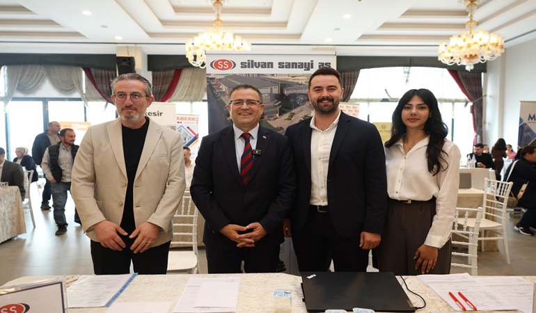 Derince’de iş arayanlarla işverenler yine buluştu