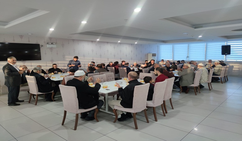 Derince’de sabah namazı buluşmaları sürüyor