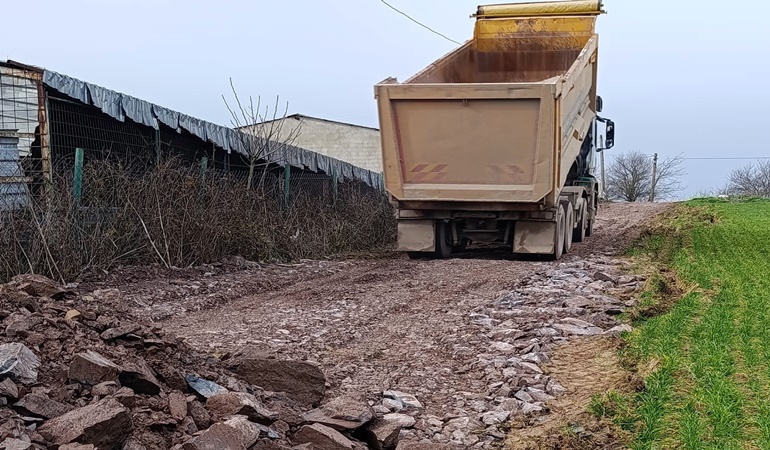 Derince’de Tahtalı Köyü yoluna el atıldı