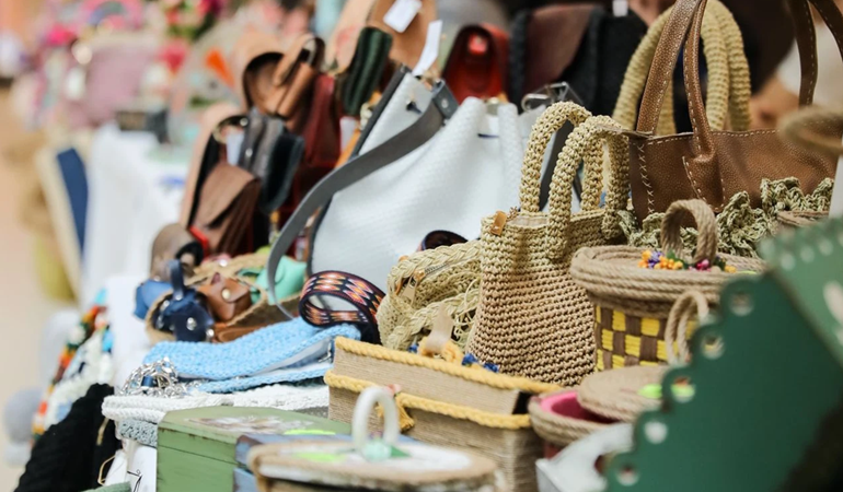 Derince’de yeni yıl hediyeleri bu stantta satılacak!