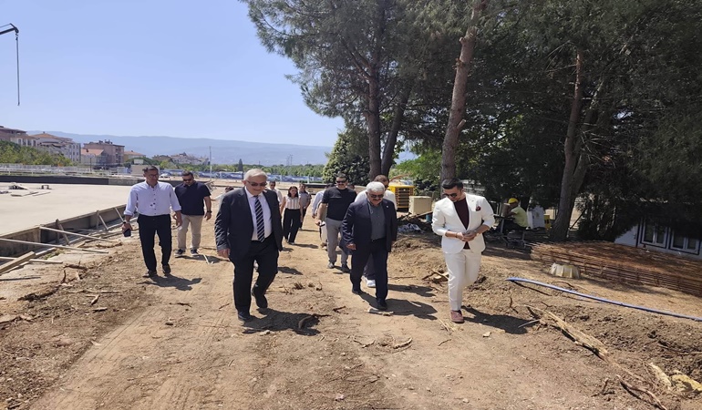 Derince’deki Acil Durum Hastanesi inşaat alanında inceleme ziyareti
