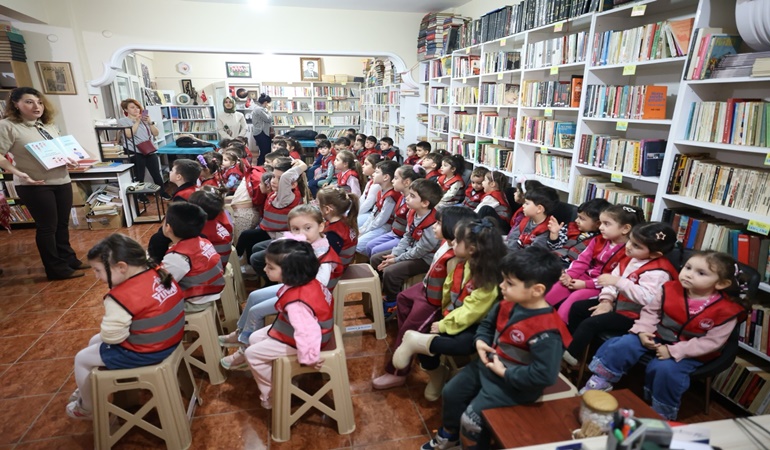 Derince’deki Senin Yuvan’da çocuklara kitap sevgisi aşılanıyor 