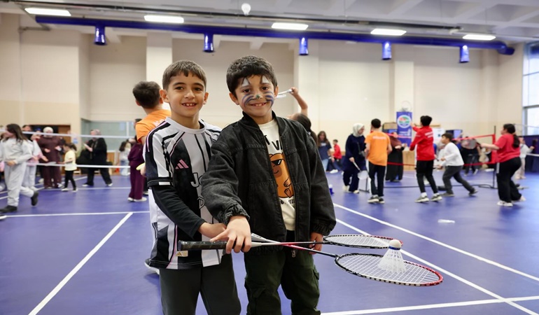 Derince’de aileleri buluşturan spor şöleninde start verildi