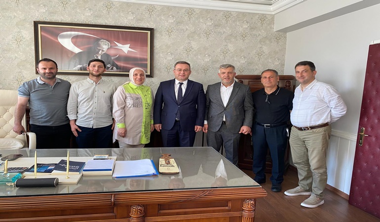 Derince Kaymakamı Demirelli, Trabzonluları makamında ağırladı