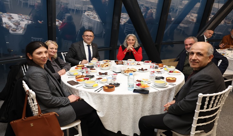 Derince meclis üyeleri bir araya geldi