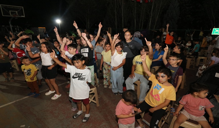 Derince’nin mahallelerinde çocuk neşesi