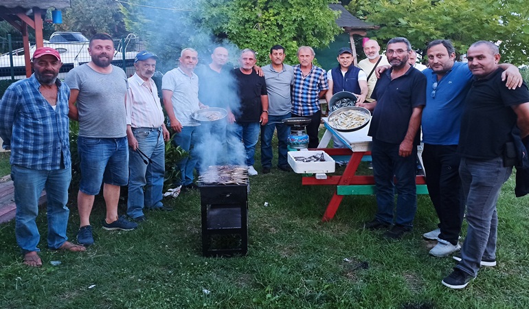 Derinceli balıkçıların yüzü güldü