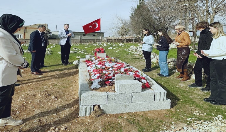 Derinceli öğrencilerden şehit ailesine ziyaret