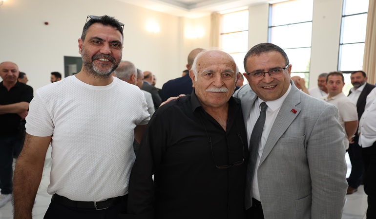 Derinceliler bayramda kucaklaştı