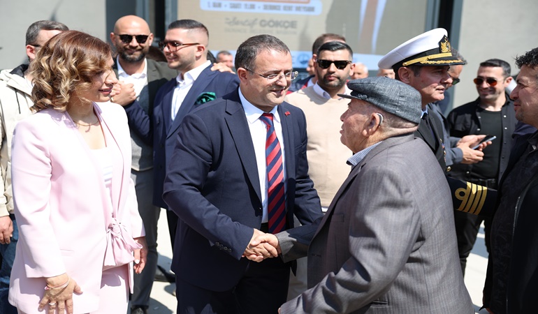 Derinceliler Kent Meydanı’nda bayramlaştı