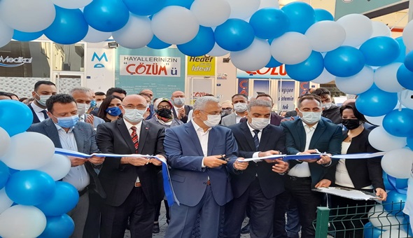 DEVA'dan Gölcük'te açılış şov