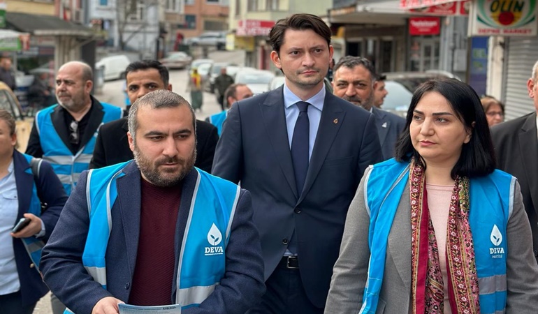 Deva Partisi Büyükşehir Adayı Baturman ilçe ilçe gezmeye başladı