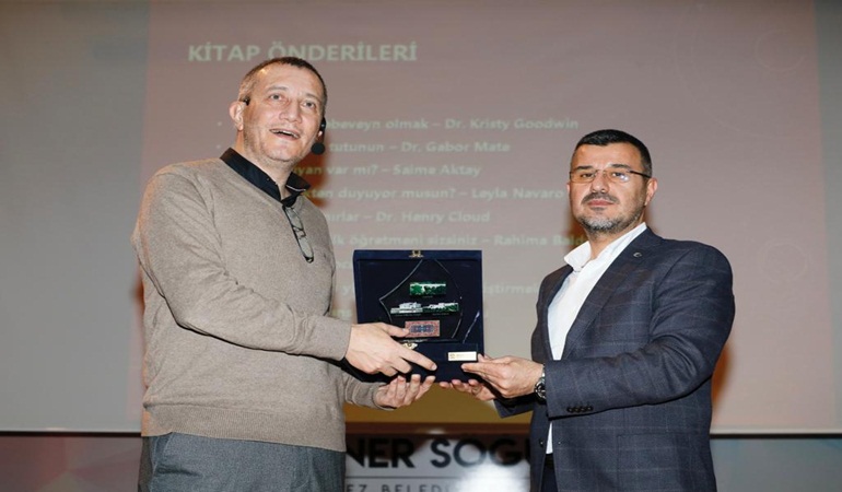 Dijital Baba Orhan Toker Körfez'deydi