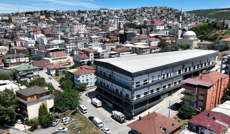 Dilovası Belediyesi’nin yeni hizmet binasında sona yaklaşılıyor