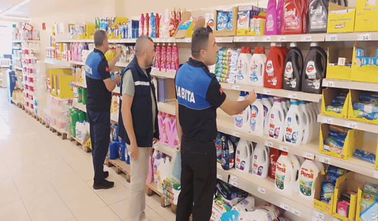 Dilovası’nda 120 işyeri denetlendi, 450 ürün imha edildi