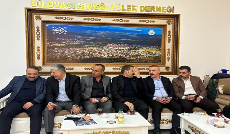Dilovası’nda AKP ve MHP’lilerden bayram ziyaretleri
