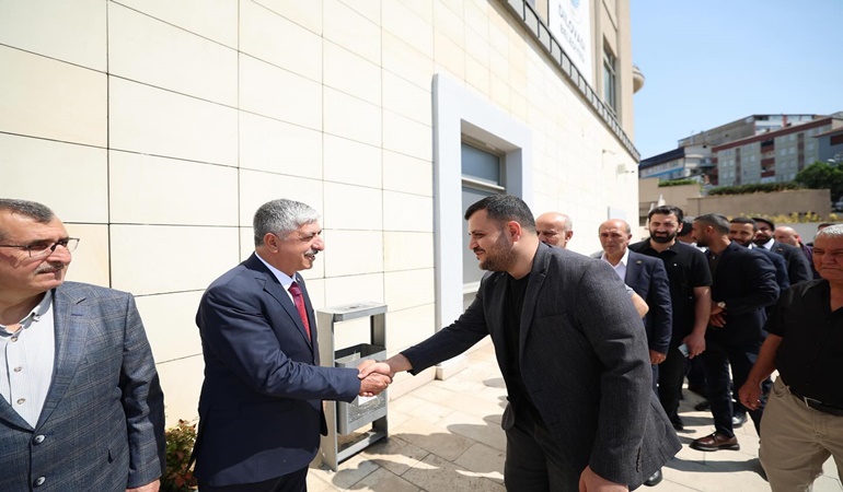 Dilovası’nda bayramlaşma törenine her kesimden yoğun ilgi