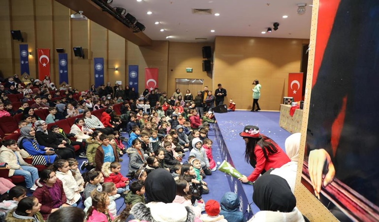 Dilovası’nda çocukları sevindiren organizasyon