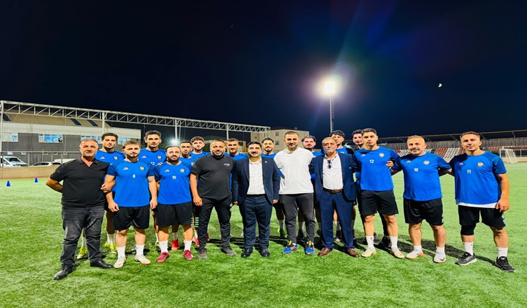 Dilovası’nda iş insanı Enver Yıldırım’dan iki ayrı spor kulübüne moral ziyareti