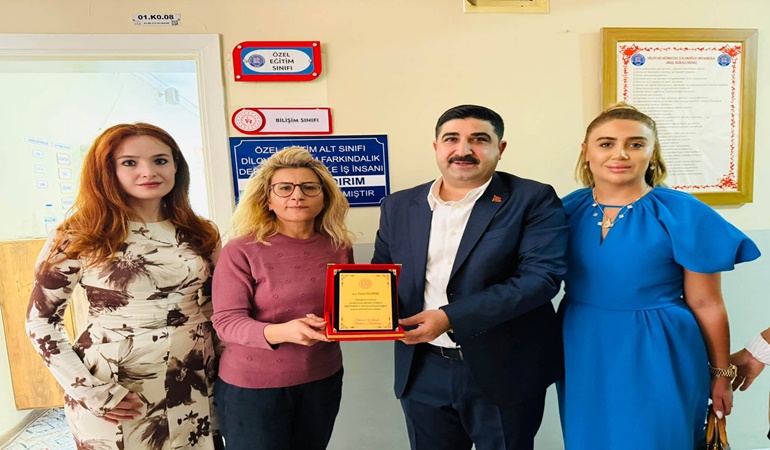 Dilovası’nda iş insanı Yıldırım otizm sınıfına sponsor oldu
