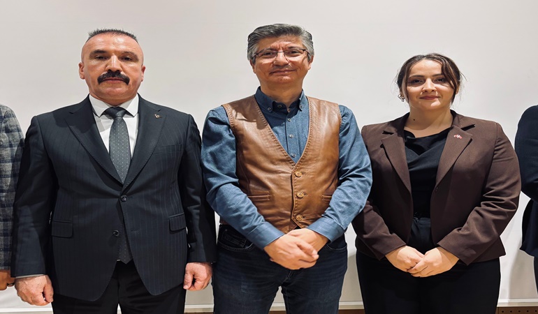 Dilovası’nda MHP’liler Bahçeli’nin sözlerini tekrarladı