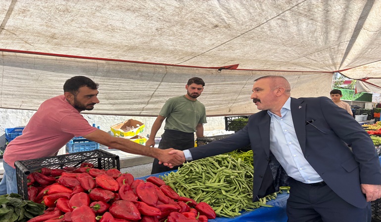 Dilovası’nda MHP’lilerden esnaf turu