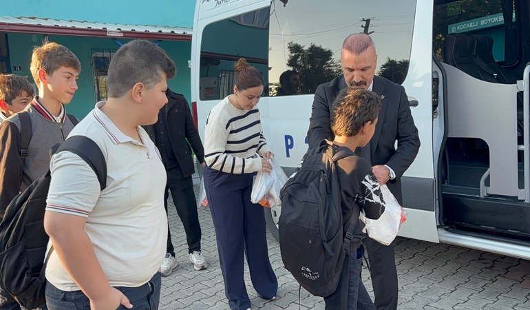 Dilovası’nda MHP’lilerin taşımalı eğitimle ilgili çabaları sonuç verdi