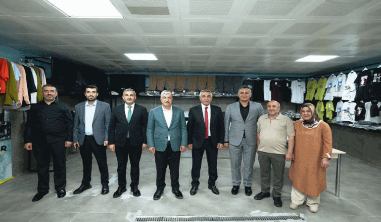 Dilovası’nda Sevgi Mağazası sevindiriyor