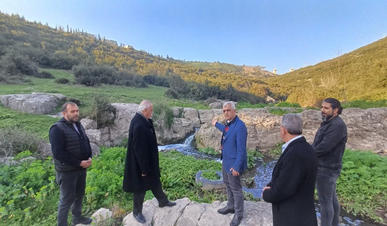 Dilovası’ndaki Eynerce Deresi kimyasal maddeler yüzünden köpürüyor