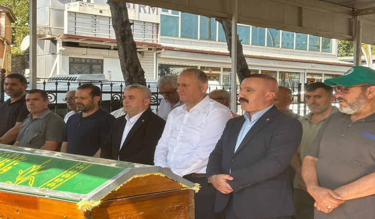 Dilovası’nın Şükrü amcası son yolculuğuna böyle uğurlandı