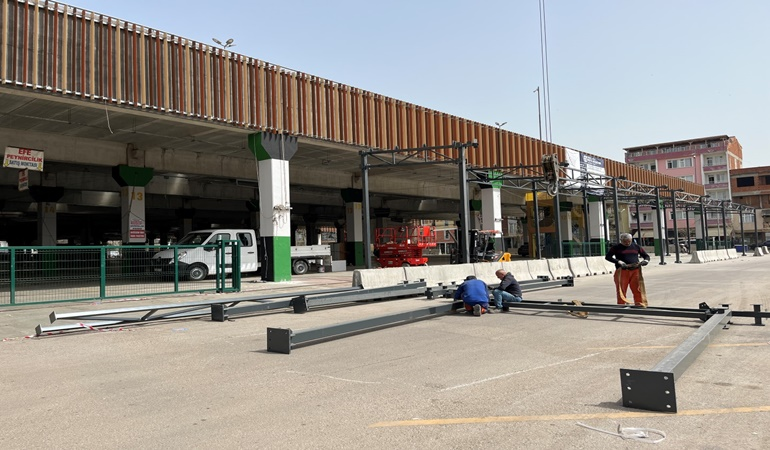 Doğu Kışla Parkı mevkiindeki pazara 924 metrekarelik sundurma