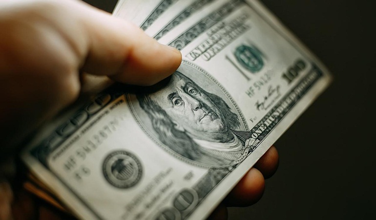 Dolar 17 lirayı aştı