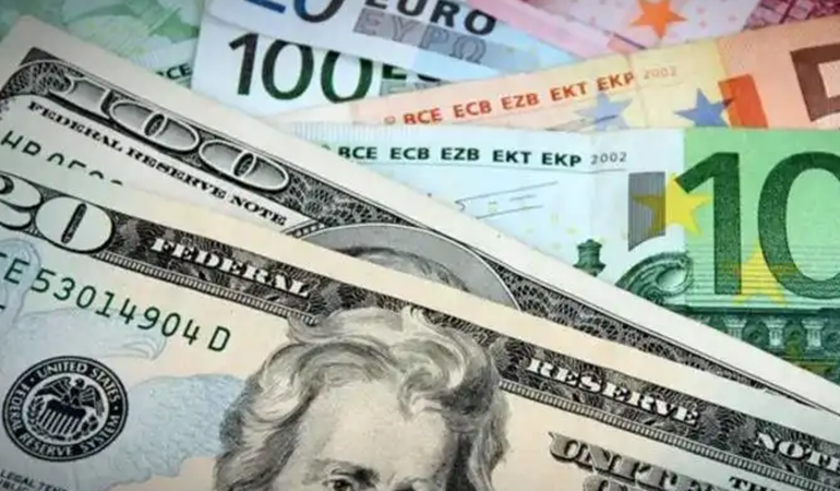 Dolar ve euro yine rekor yeniledi