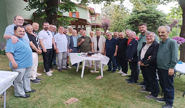 Dr. Büyükkaya’nın bahçesinde Babalar Günü buluşması