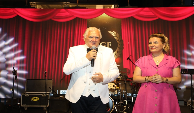 Dünyanın en prestijli kültürel ödüllerinden IGF Gold Star (Oscar) töreni İzmit’te gerçekleştirildi