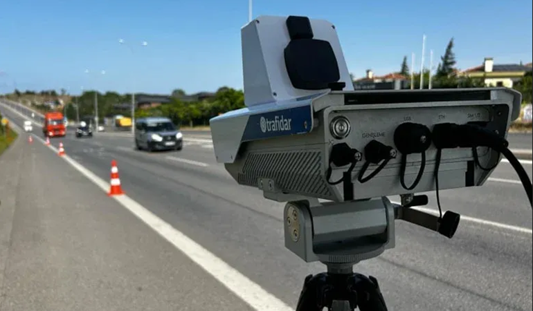 Durmak yok ayrım yaparak yönetmeye devam!