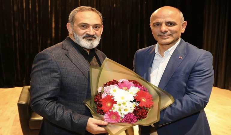 Dursun Ali Erzincanlı’dan eşsiz şiir ziyafeti