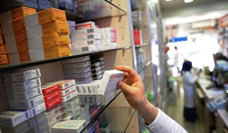 Eczanelerin kapı kapı ilaç aradığı bir sistem kabul edilemez
