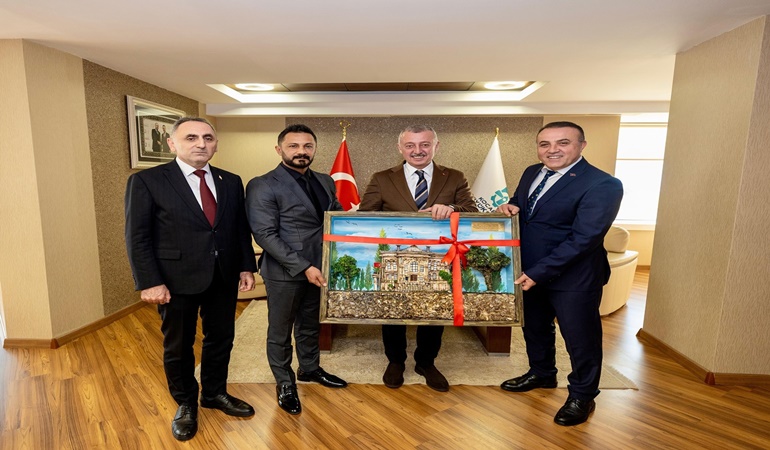 Eğitime katkılarından dolayı Büyükakın’a teşekkür etti