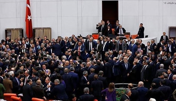 Ekonomik kriz, AKP’li vekillerin odasına kadar girdi! 