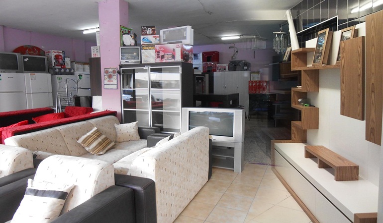 Ekonomik kriz vatandaşa evdeki eşyaları sattırır oldu